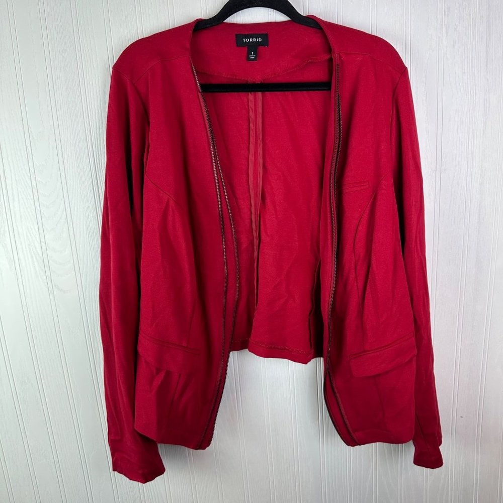 Torrid‎ Red Blazer Size 1x zipper Detail